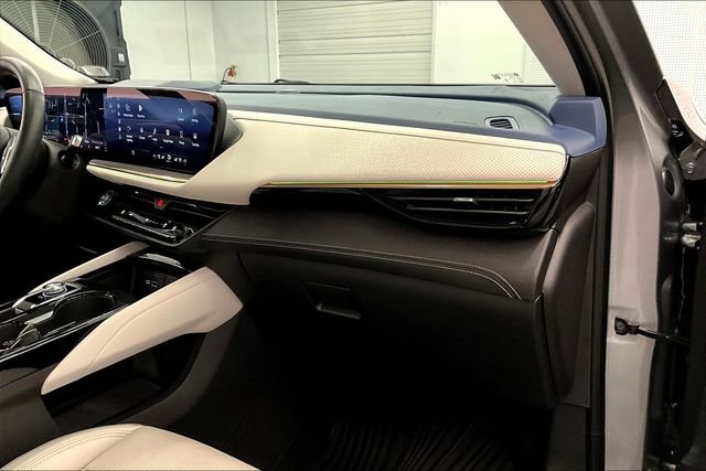 Used 2024 Buick Envision Avenir image 19
