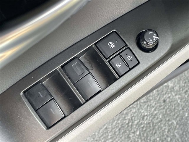 Used 2024 Toyota Camry SE image 18