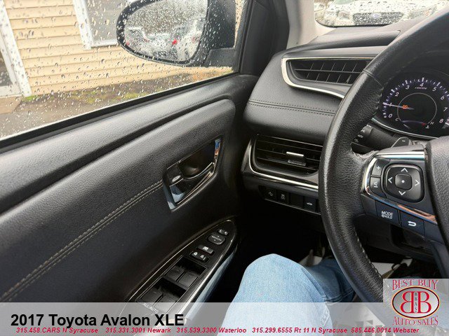 Used 2017 Toyota Avalon XLE FWD image 17