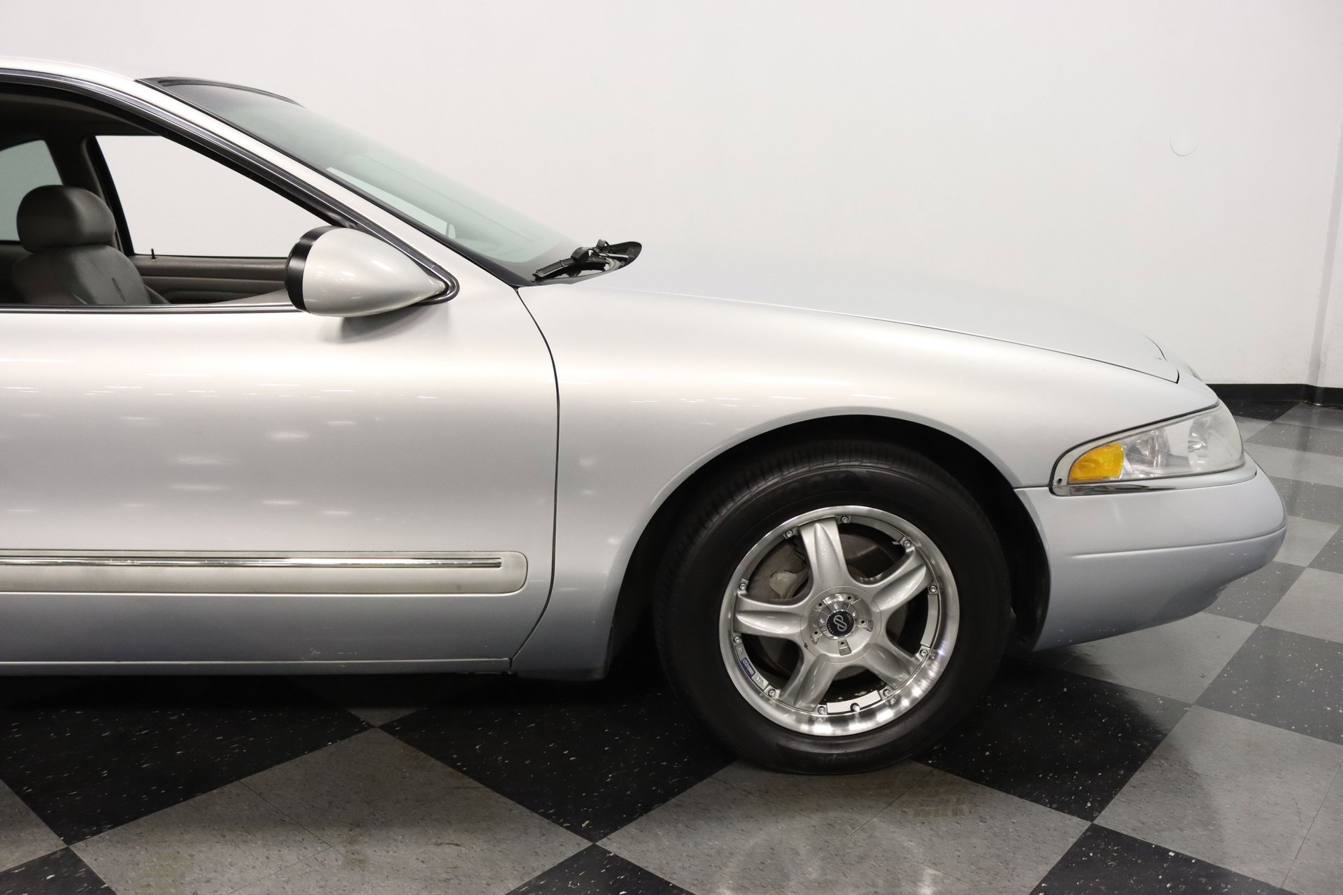 Used 1998 Lincoln Mark VIII image 37