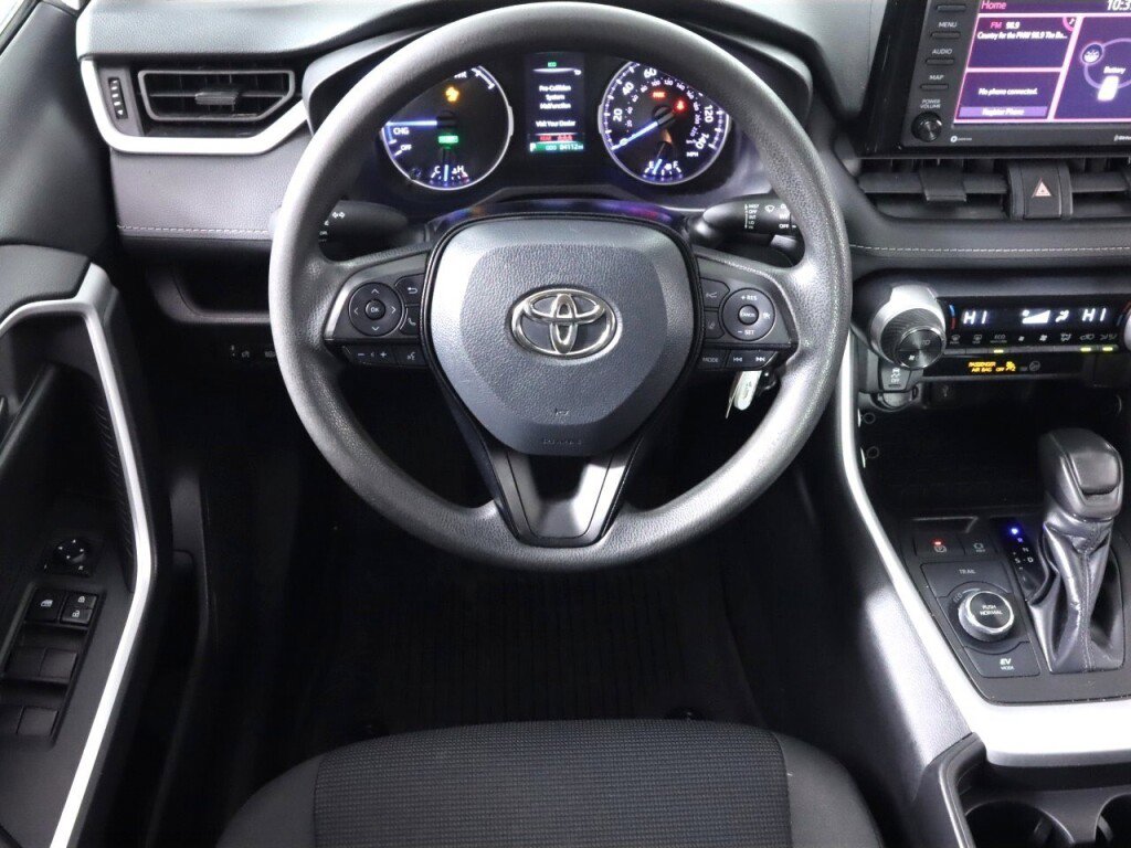 Used 2021 Toyota RAV4 LE image 27