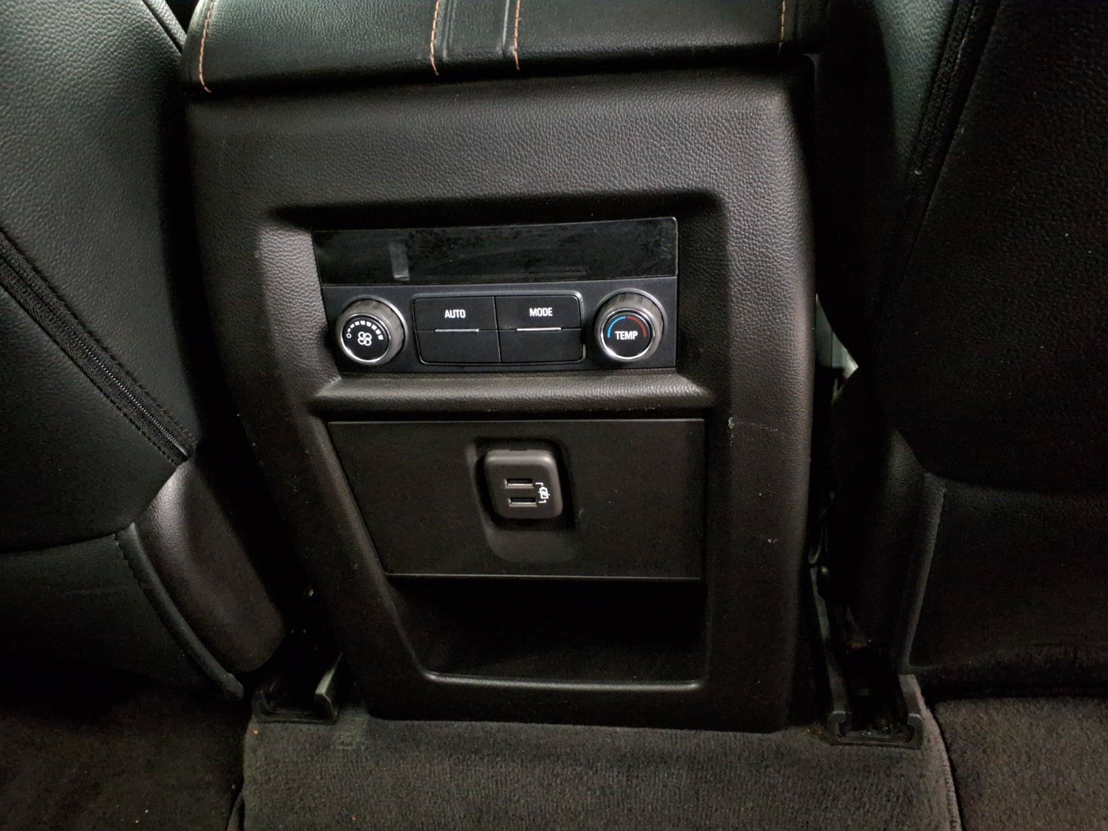 Used 2019 Chevrolet Traverse LT FWD image 15