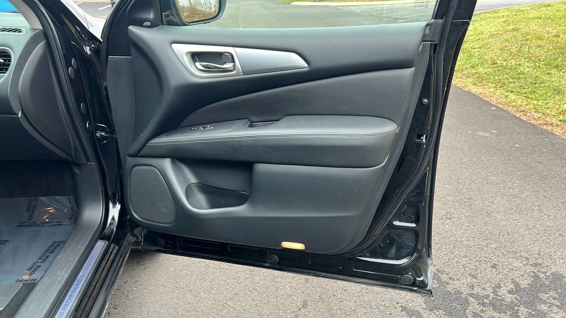 Used 2018 Nissan Pathfinder SL w/ Cargo Package image 20