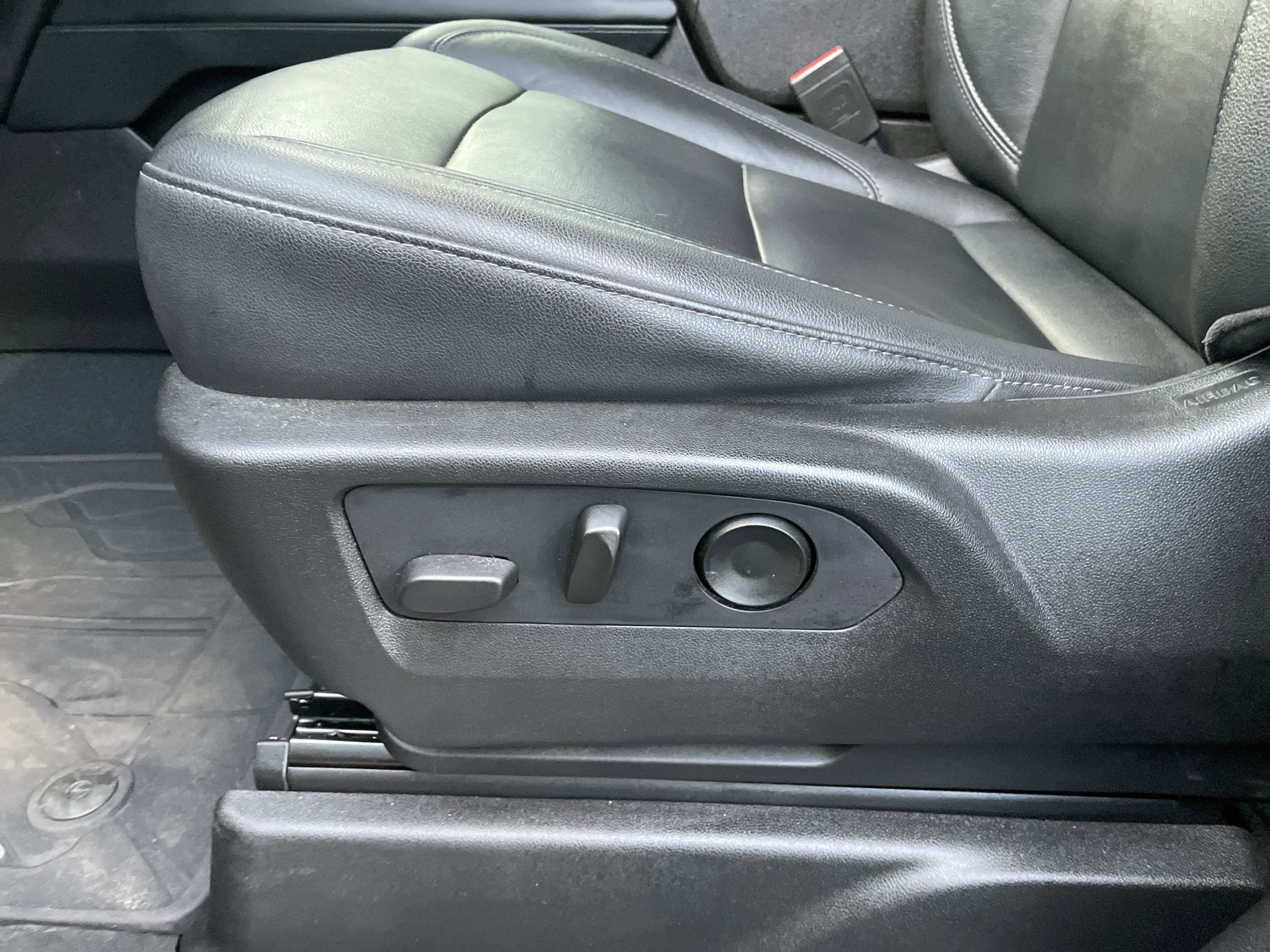 Used 2021 Chevrolet Tahoe Z71 w/ Luxury Package image 41