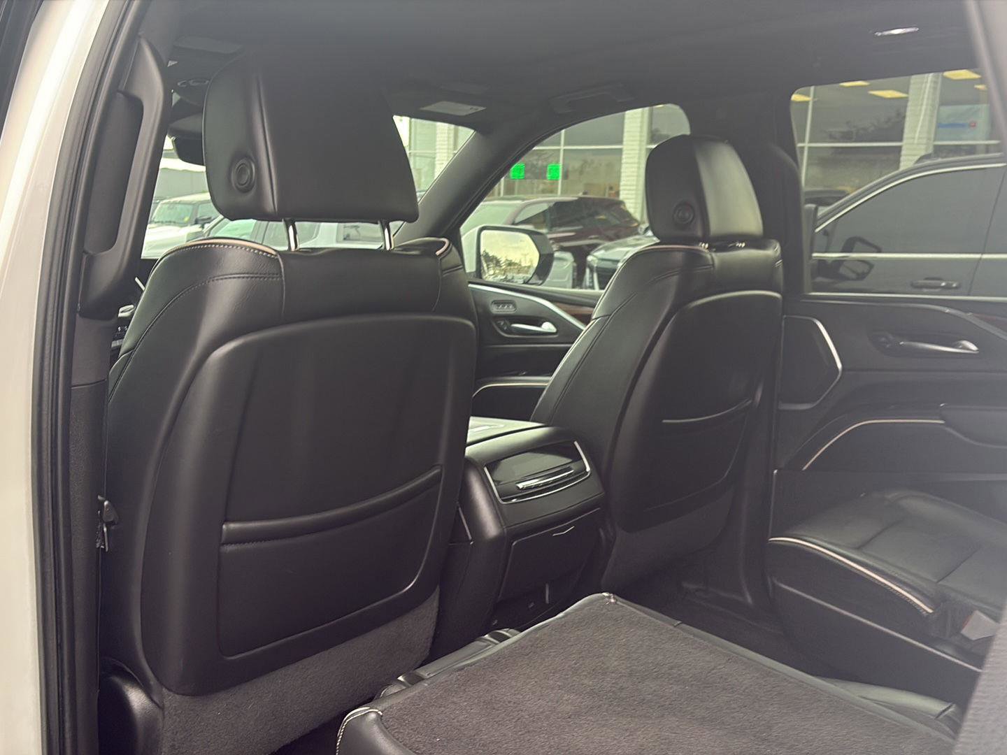 Used 2023 Cadillac Escalade Premium Luxury w/ Performance Package AWD/4WD image 35