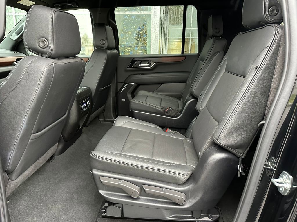 Used 2025 GMC Yukon XL Denali image 15