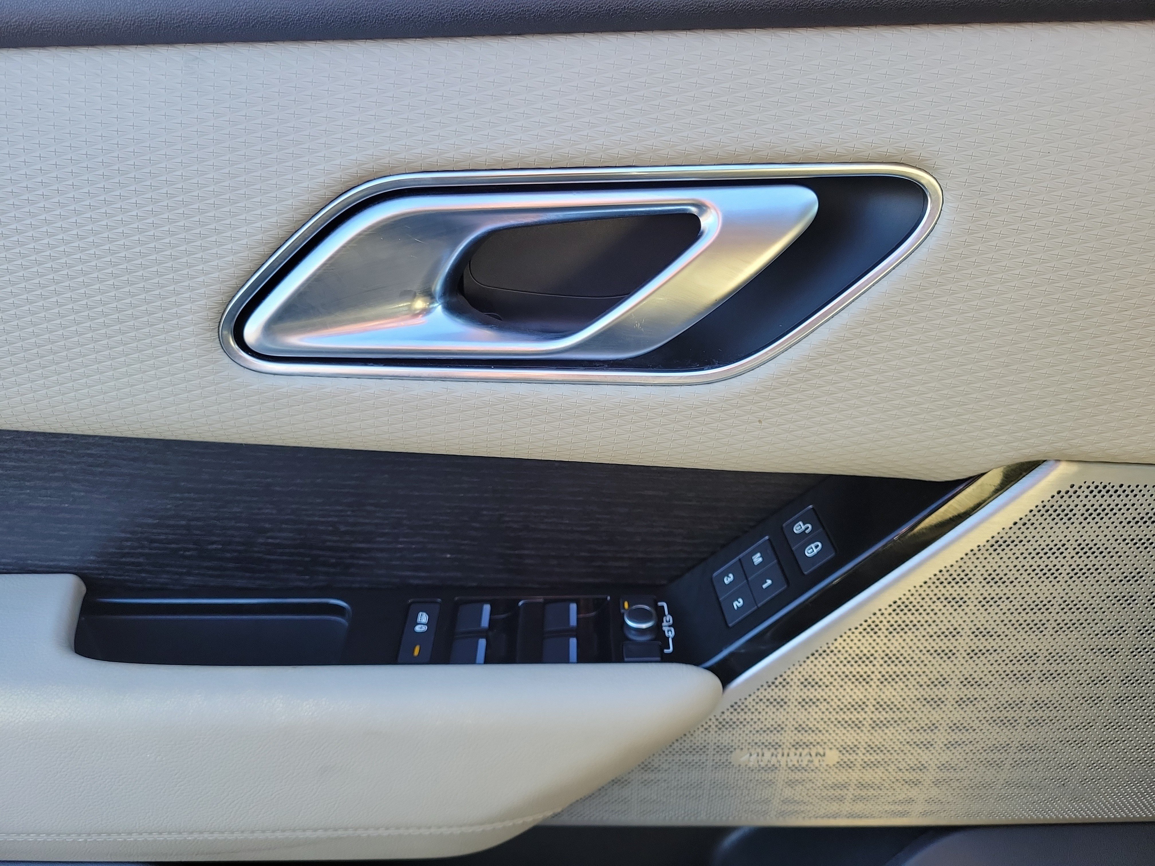 Used 2019 Land Rover Range Rover Velar R-Dynamic SE AWD/4WD image 17