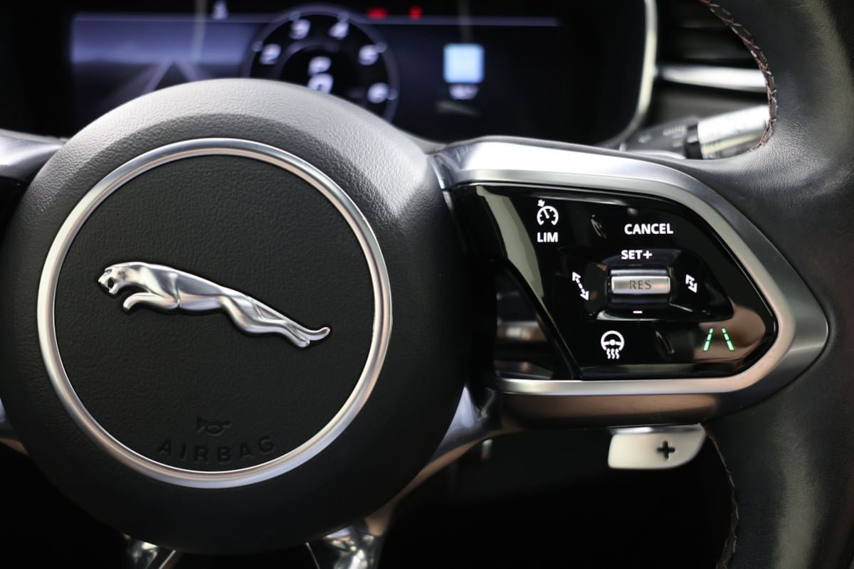 Used 2021 Jaguar F-PACE SVR AWD/4WD image 30