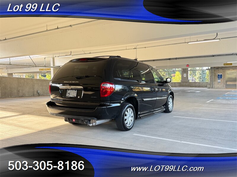 Used 2006 Chrysler Town & Country Touring w/ Trailer Tow Prep Group FWD image 14