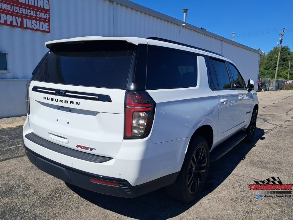 Used 2023 Chevrolet Suburban RST w/ Luxury Package AWD/4WD image 6