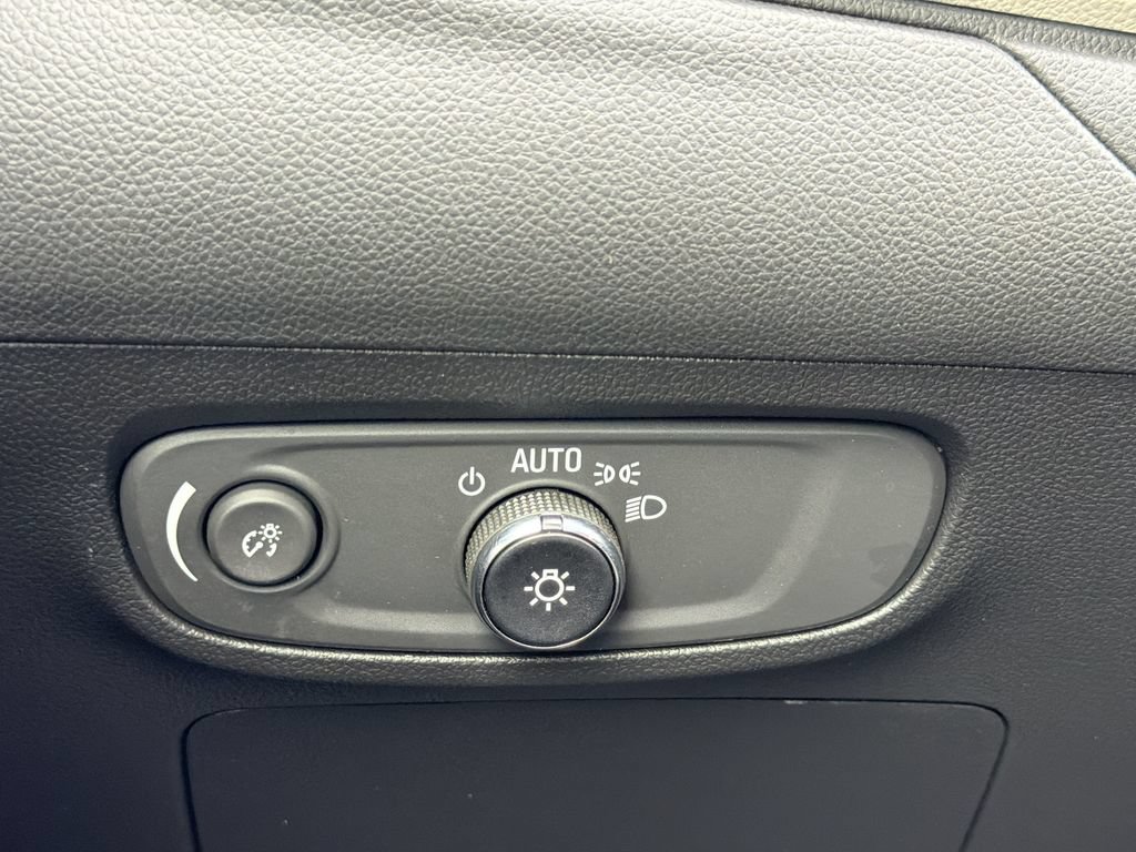 Used 2024 Buick Encore GX Preferred AWD/4WD image 12
