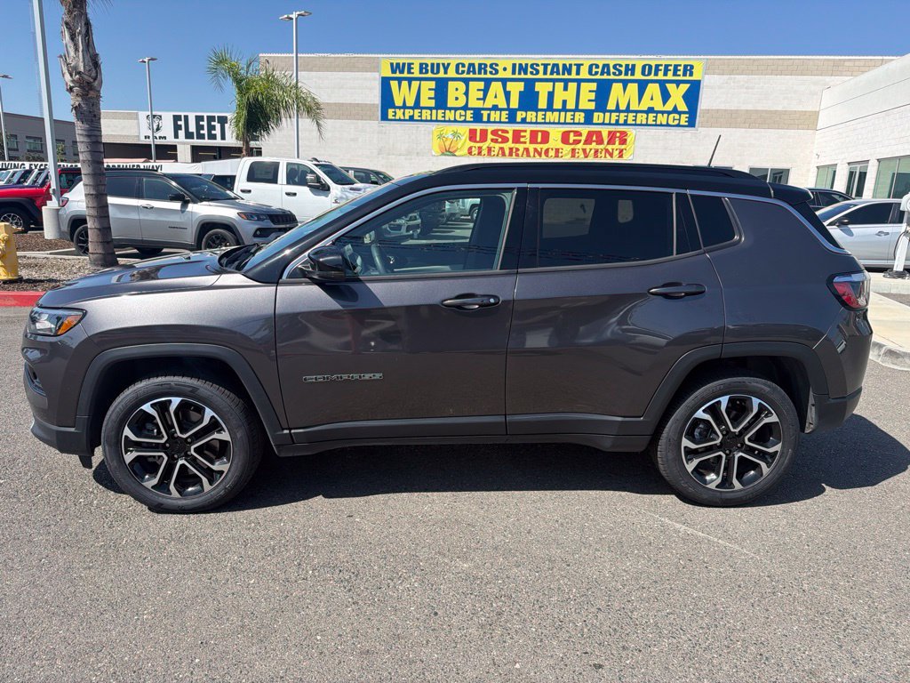 Used 2023 Jeep Compass Limited w/ Sun and Sound Group AWD/4WD image 2