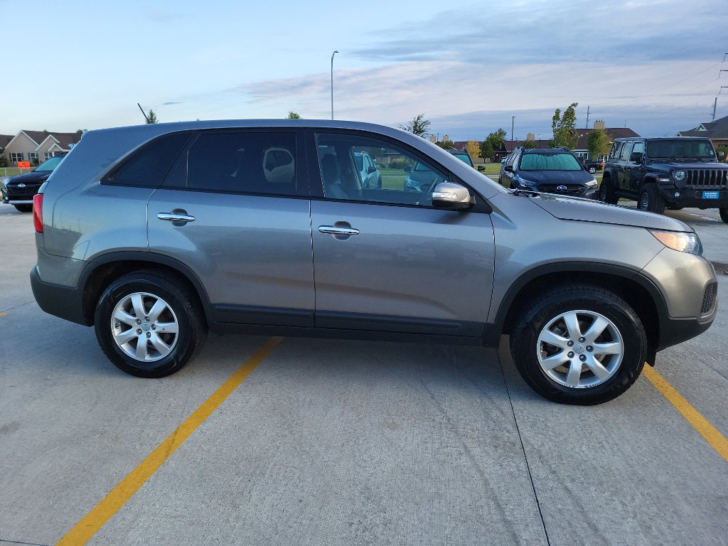Used 2013 Kia Sorento LX image 5