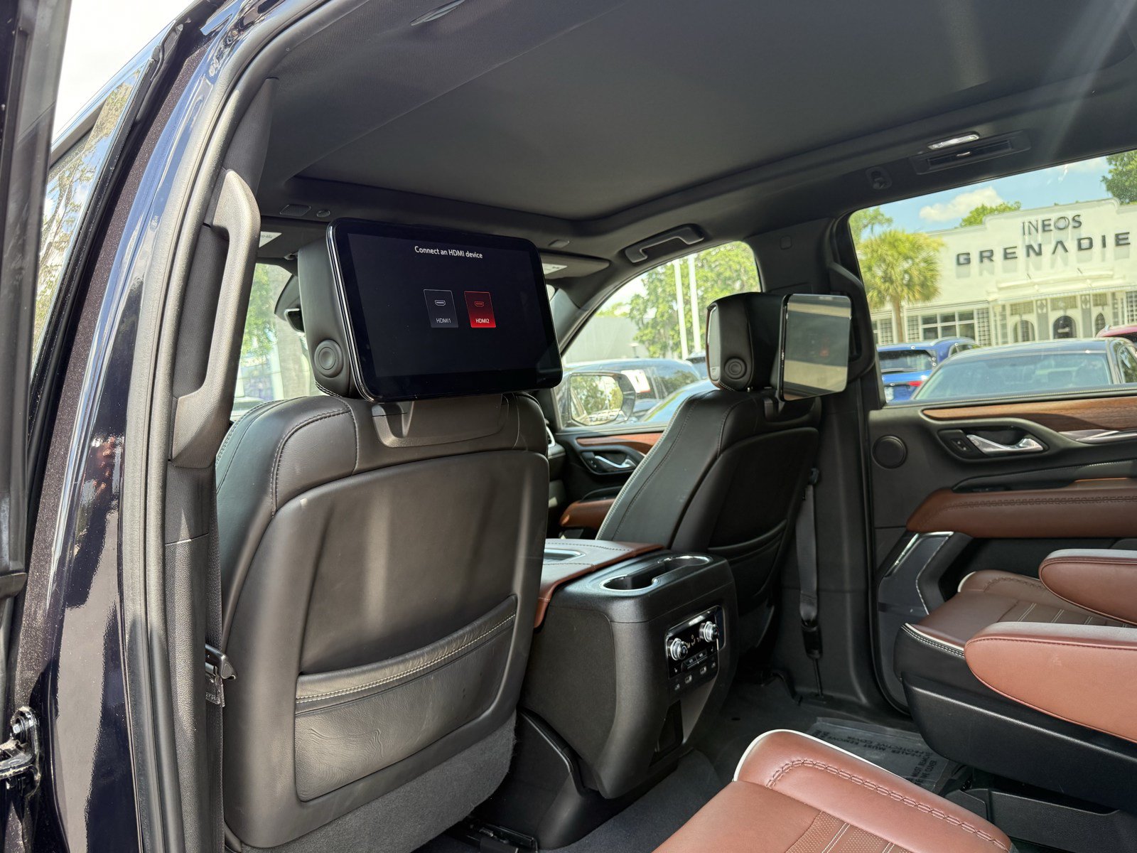 Used 2023 GMC Yukon Denali Ultimate AWD/4WD image 34