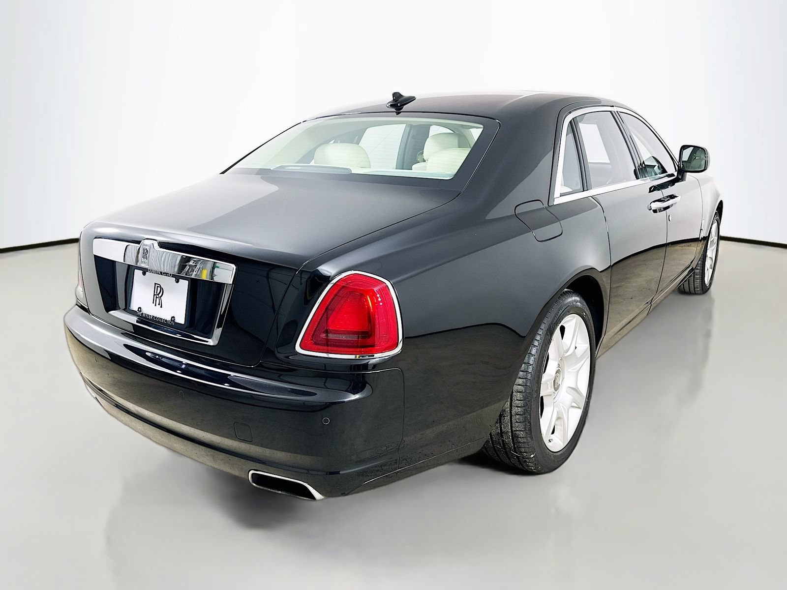 Used 2010 Rolls-Royce Ghost RWD image 5