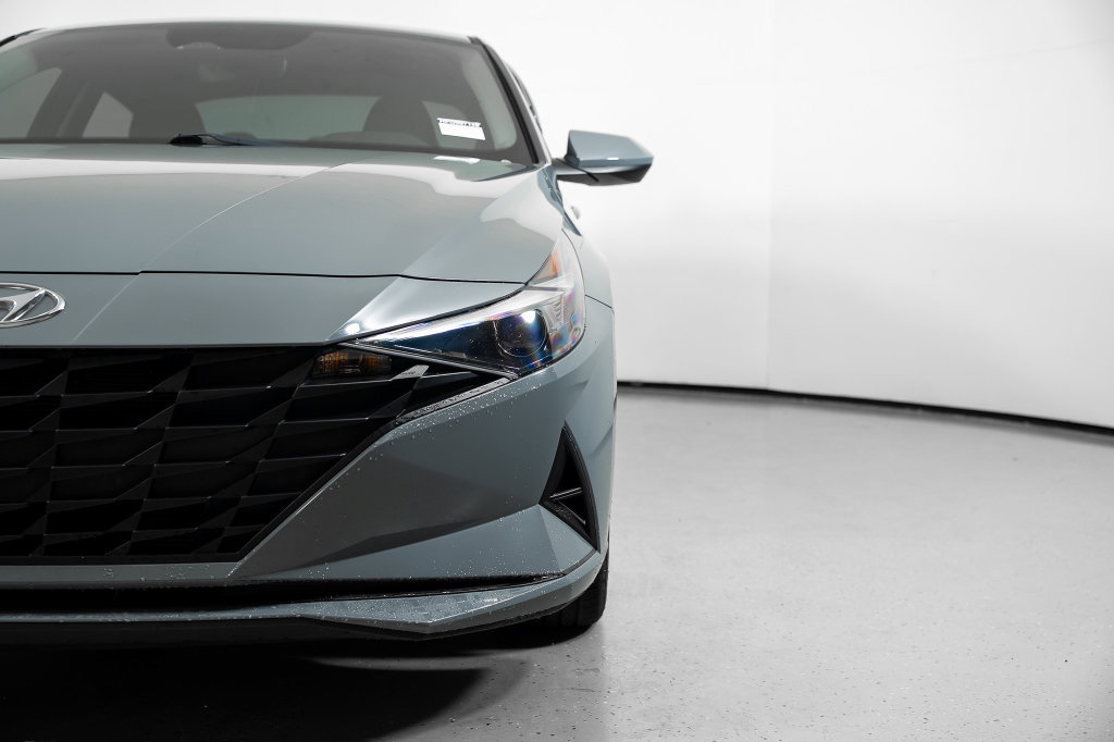 Used 2021 Hyundai Elantra Blue FWD image 19