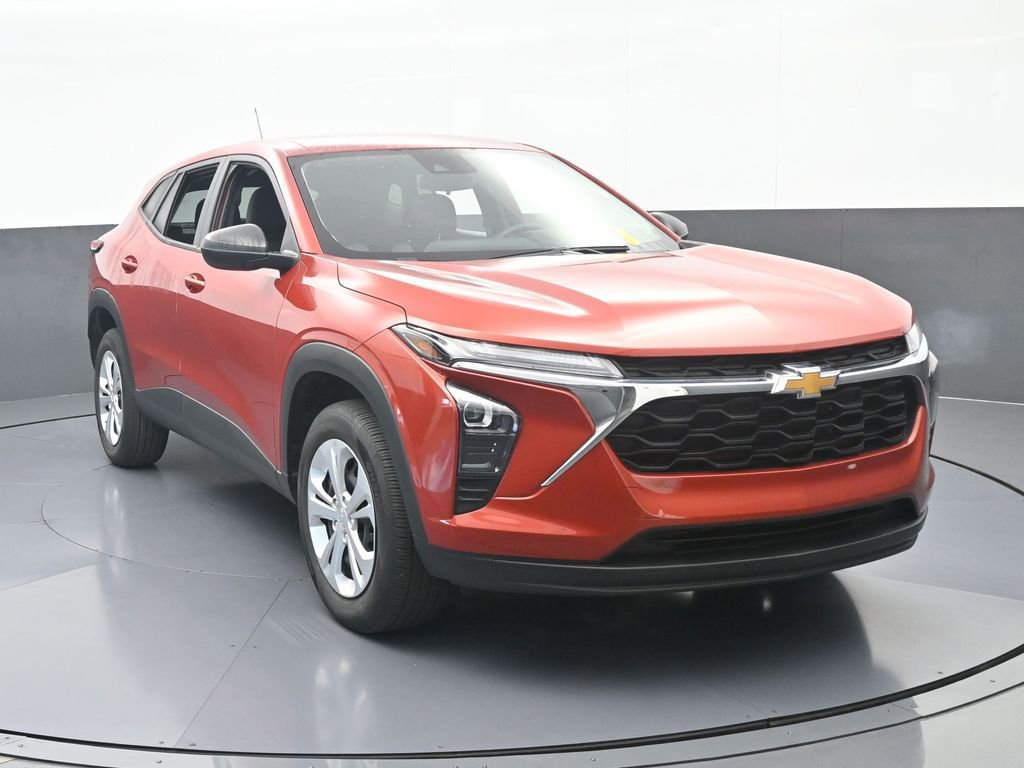 Used 2024 Chevrolet Trax LS image 9