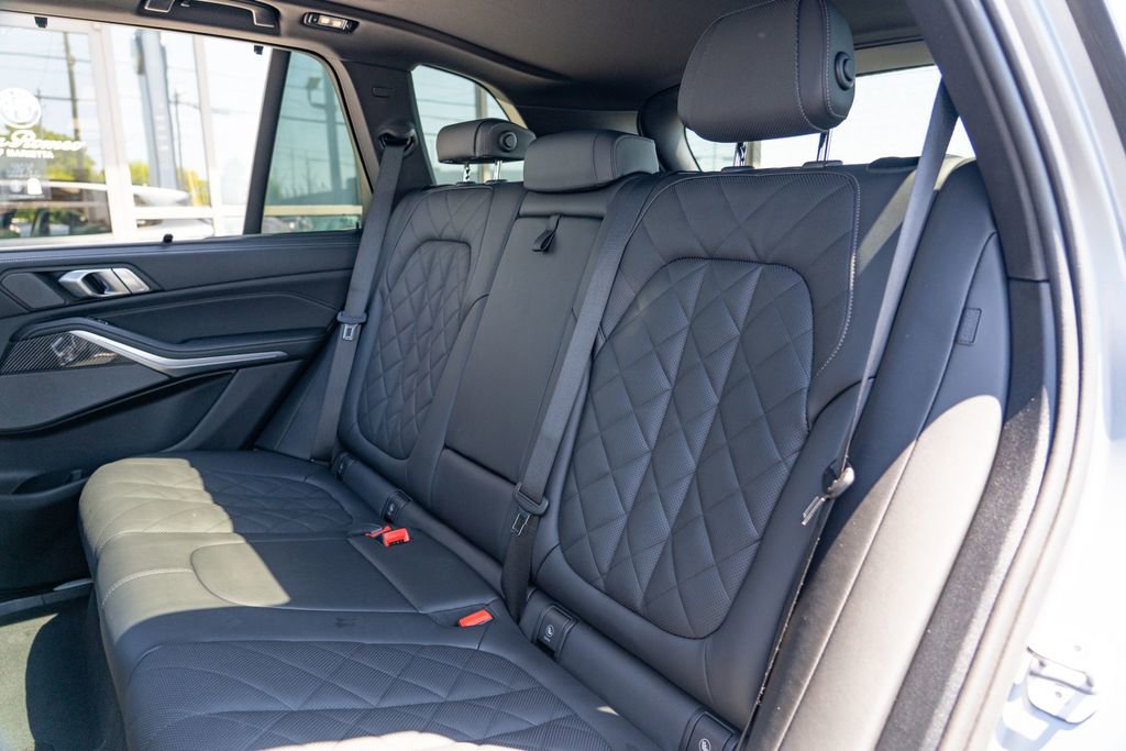 Used 2025 BMW X5 M60i image 17