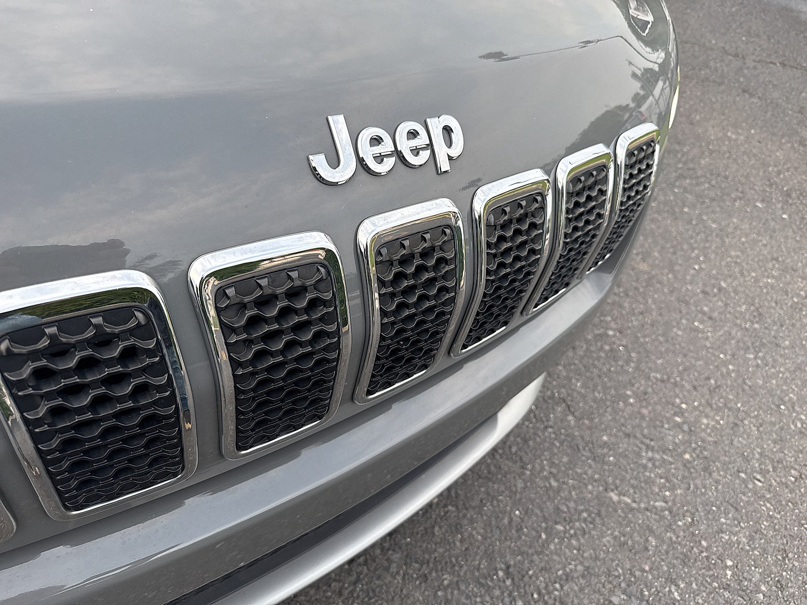 Used 2019 Jeep Cherokee Limited w/ Trailer Tow Group AWD/4WD image 18