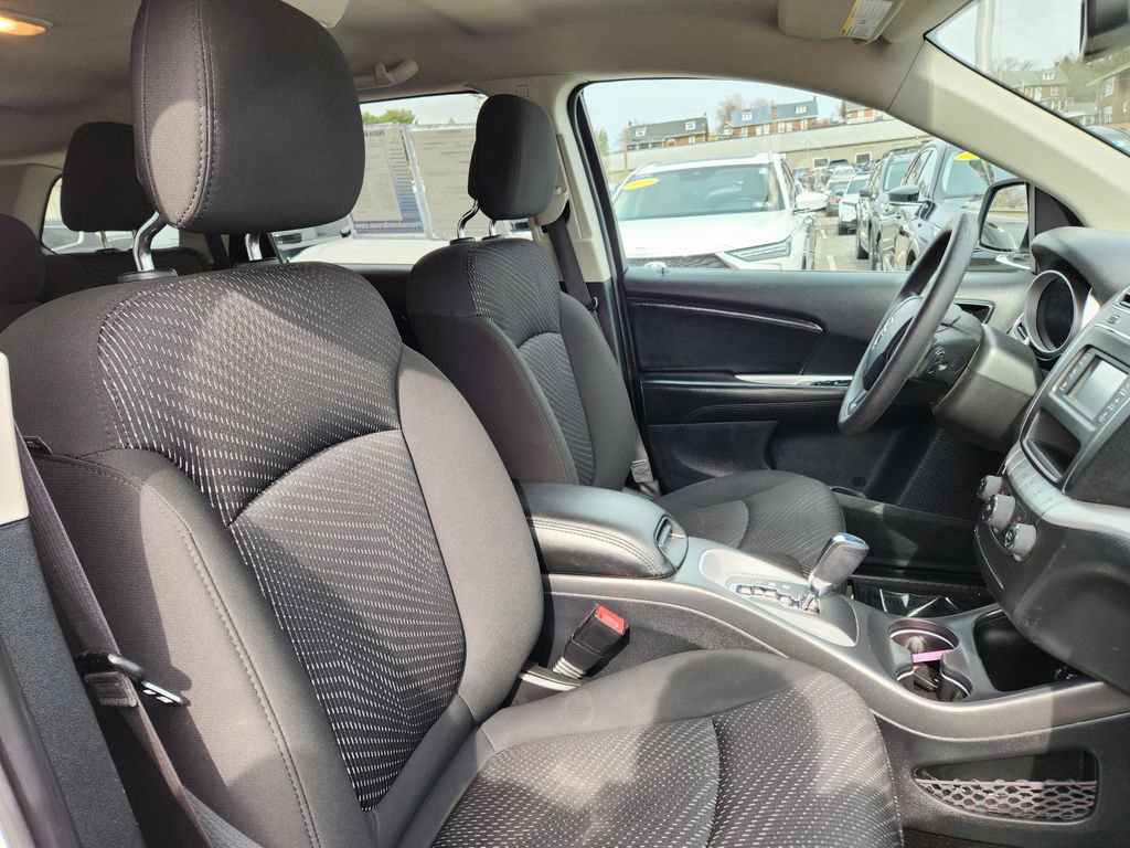 Used 2019 Dodge Journey SE w/ Blacktop Package image 17