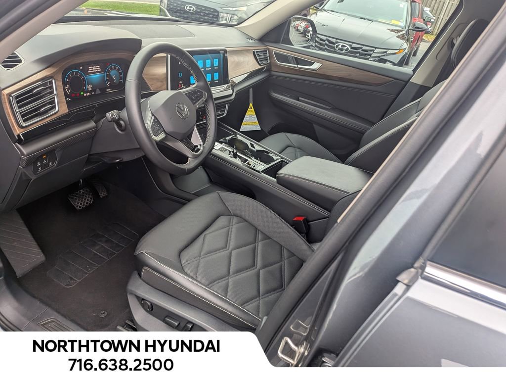 Used 2025 Volkswagen Atlas SE image 9