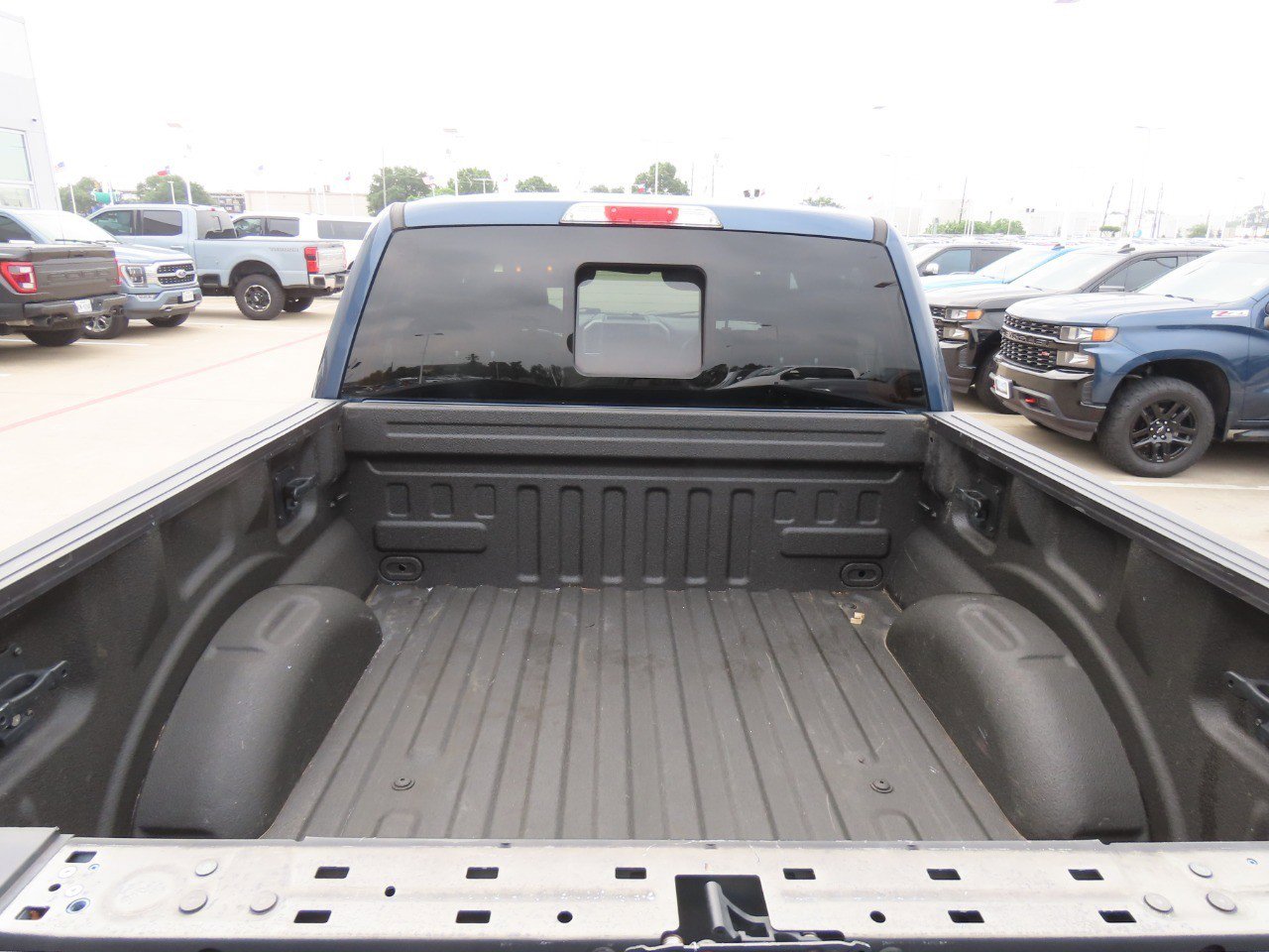 Used 2015 Ford F150 King Ranch w/ Equipment Group 601A Luxury AWD/4WD image 13