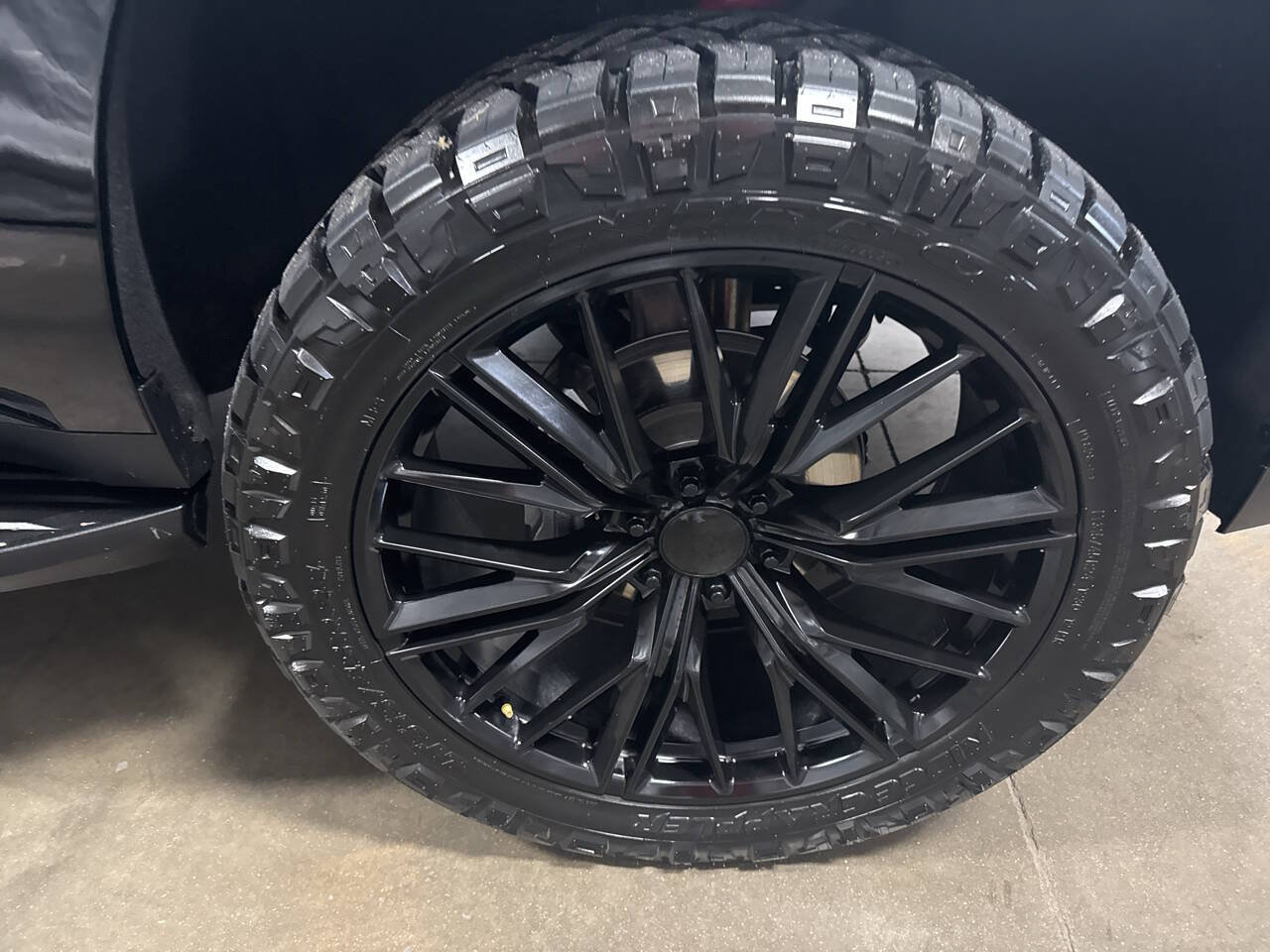 Used 2023 Cadillac Escalade ESV Premium Luxury w/ LPO, Floor Liner Package AWD/4WD image 6