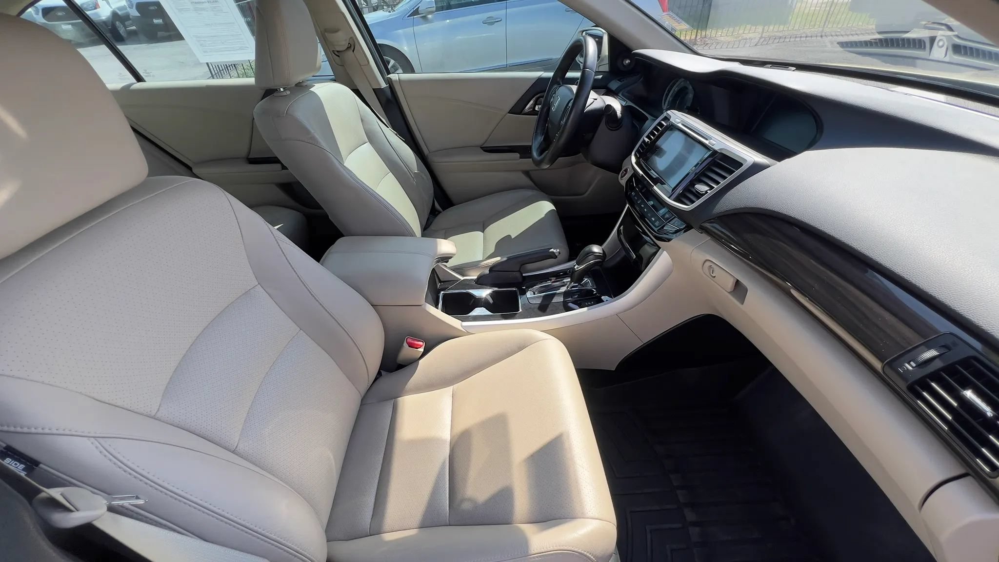 Used 2016 Honda Accord EX-L image 32