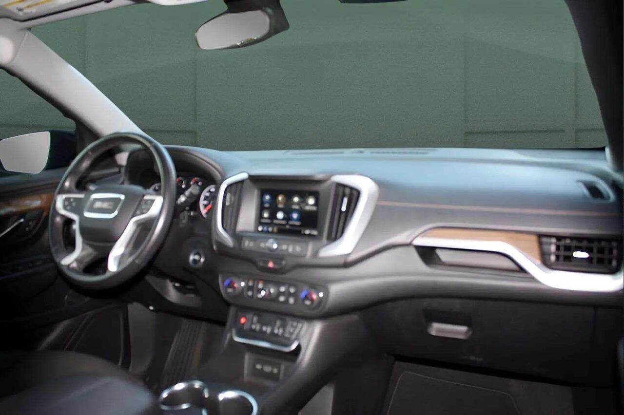 Used 2018 GMC Terrain SLE w/ Driver Convenience Package image 24