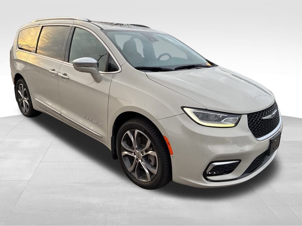 Used 2021 Chrysler Pacifica Pinnacle image 8