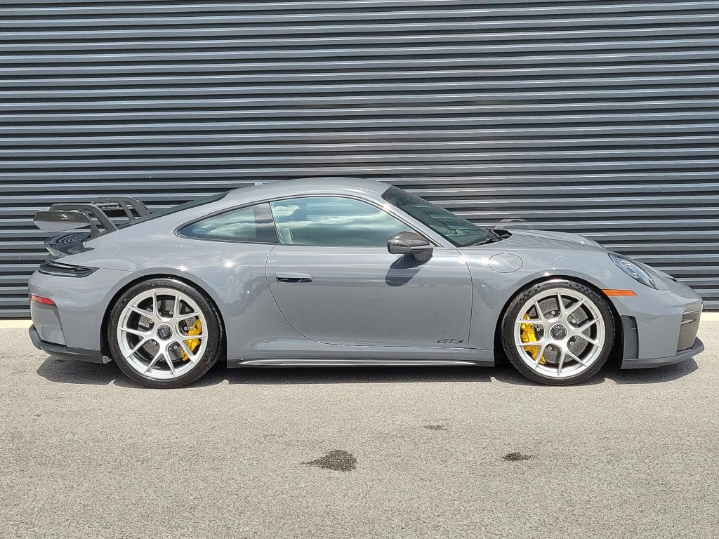 Certified 2025 Porsche 911 GT3 RWD image 8