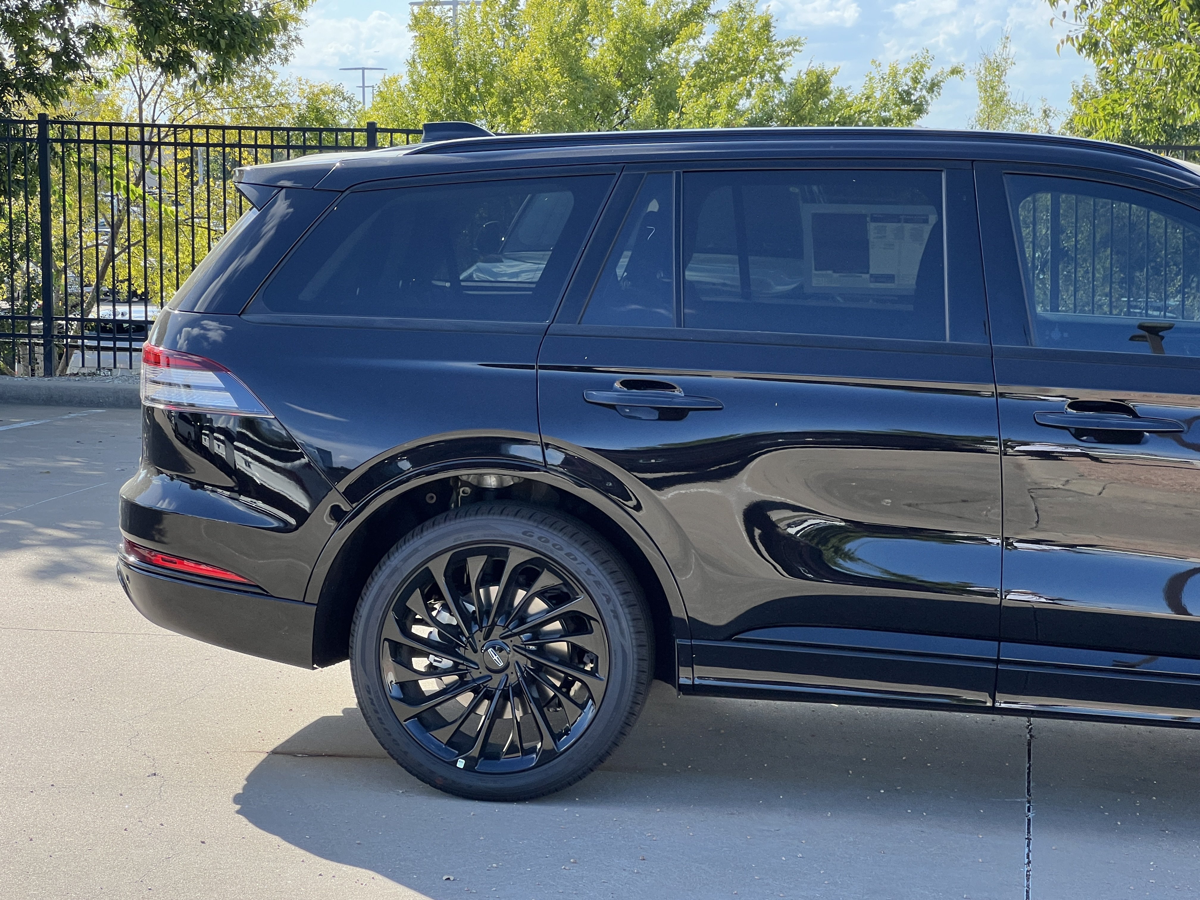 New 2027 Lincoln Aviator Reserve AWD/4WD image 17