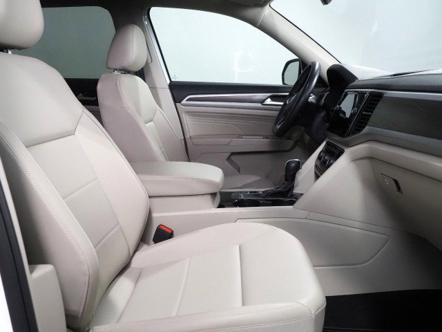 Used 2023 Volkswagen Atlas SE w/ Technology Package image 14