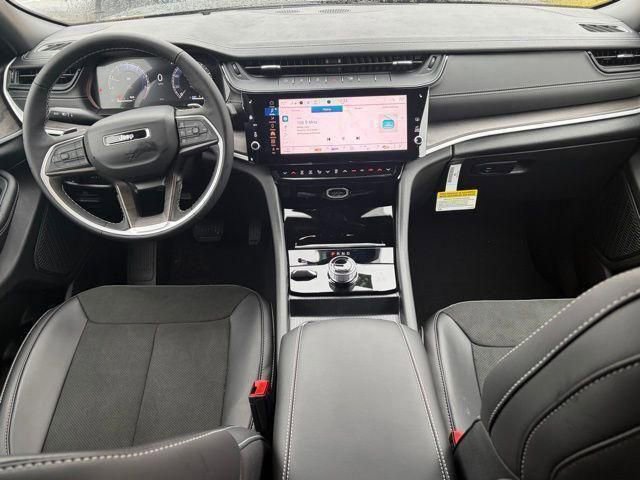 New 2026 Jeep Grand Cherokee Altitude AWD/4WD image 30