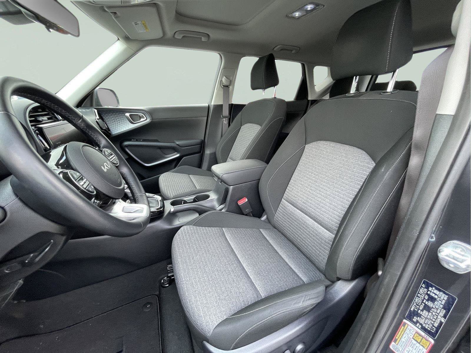 Used 2023 Kia Soul EX FWD image 12