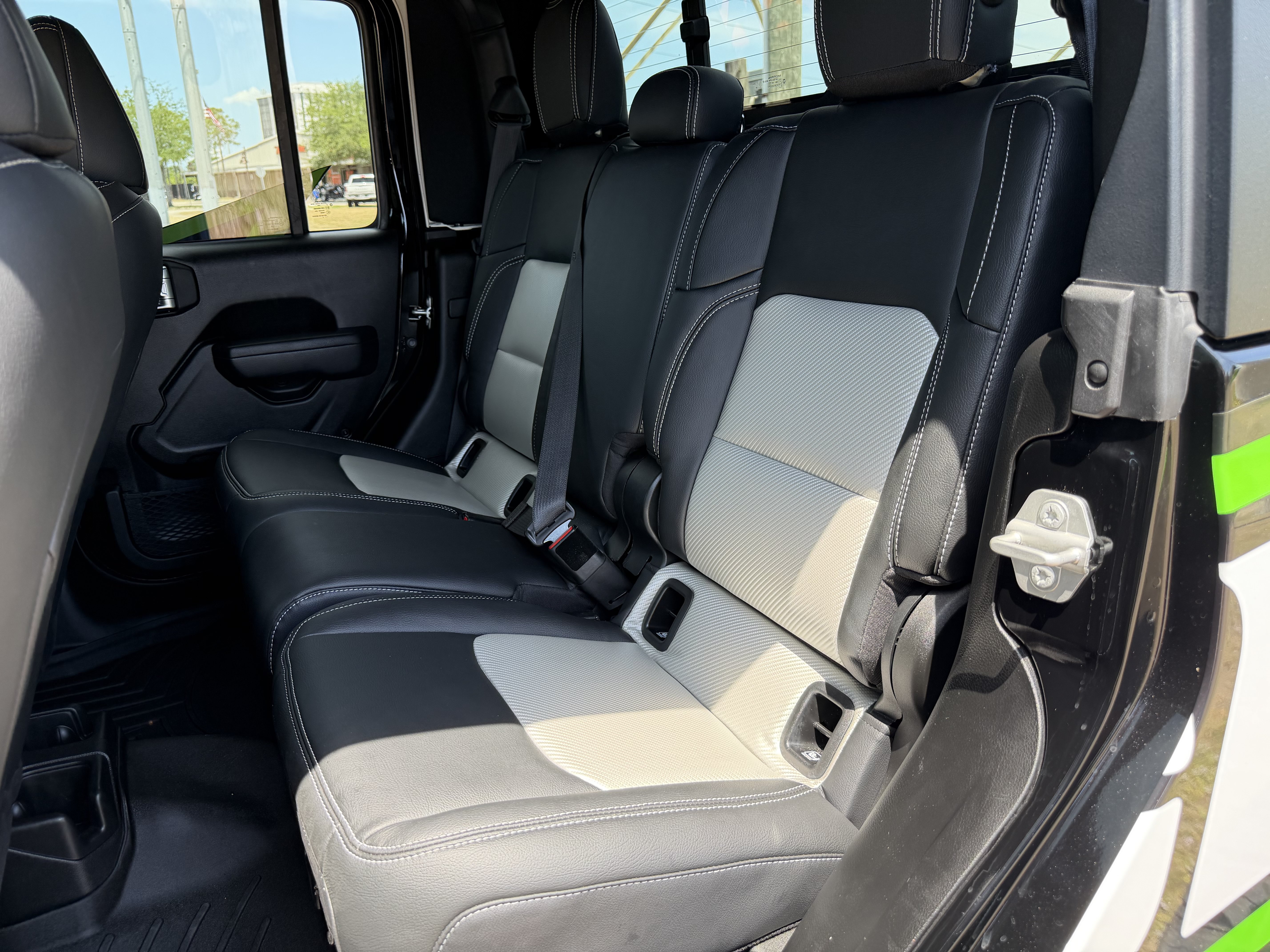 Used 2024 Jeep Gladiator Sport AWD/4WD image 31