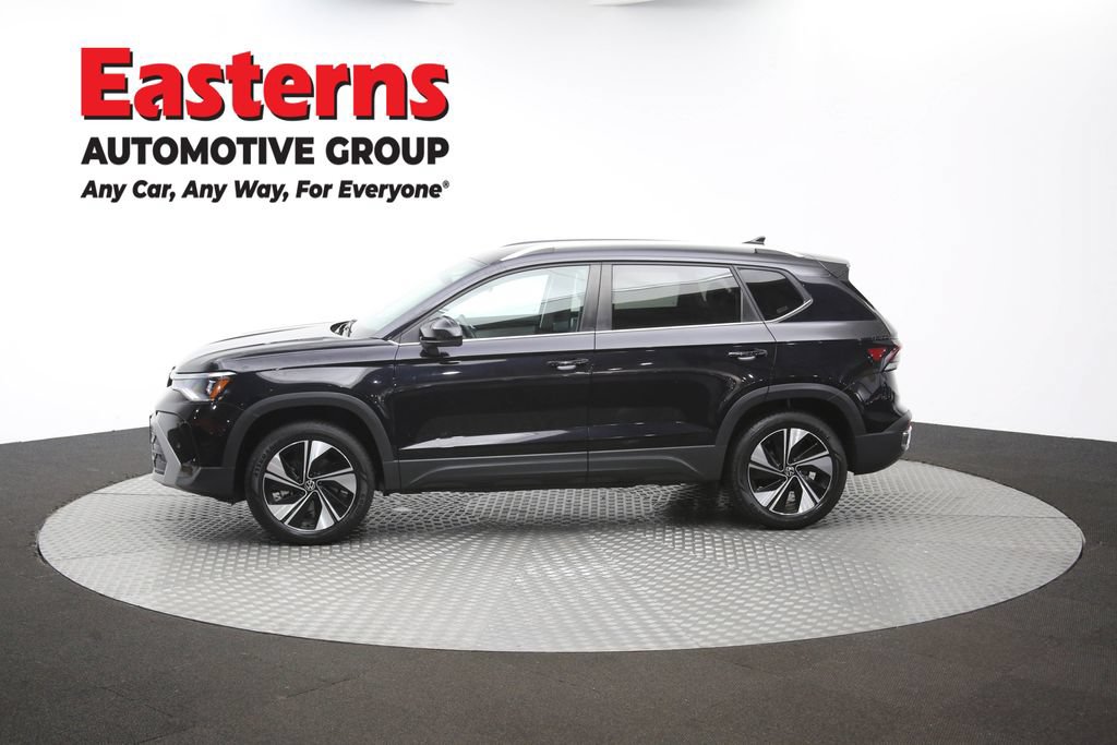 Used 2025 Volkswagen Taos SE AWD/4WD image 59