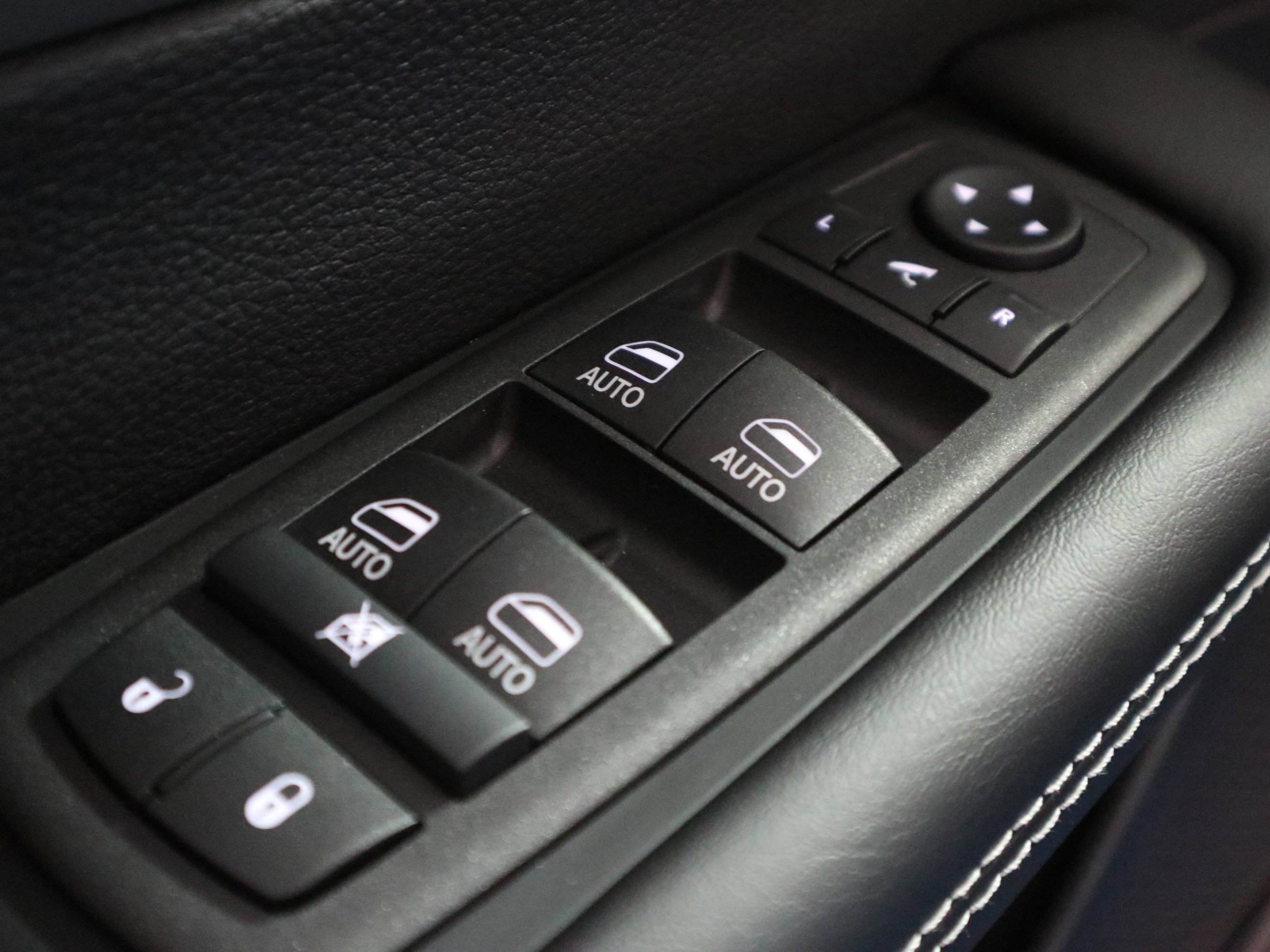 New 2026 Chrysler Pacifica Limited w/ S Appearance Package image 36