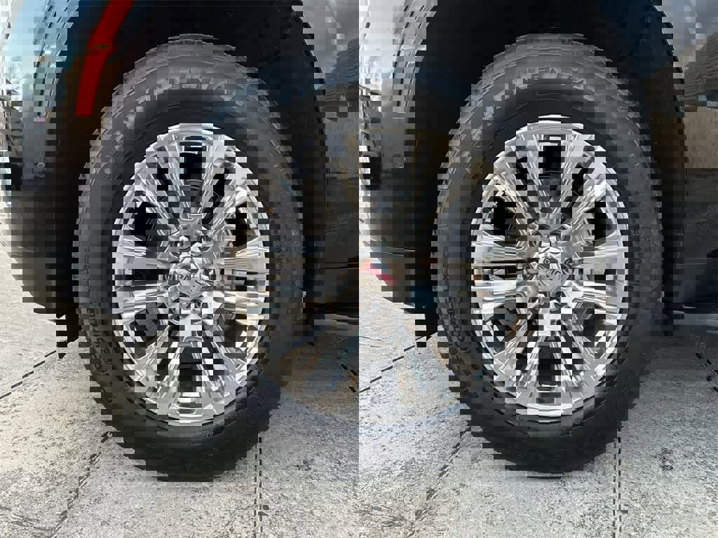 Used 2025 GMC Yukon Denali image 11