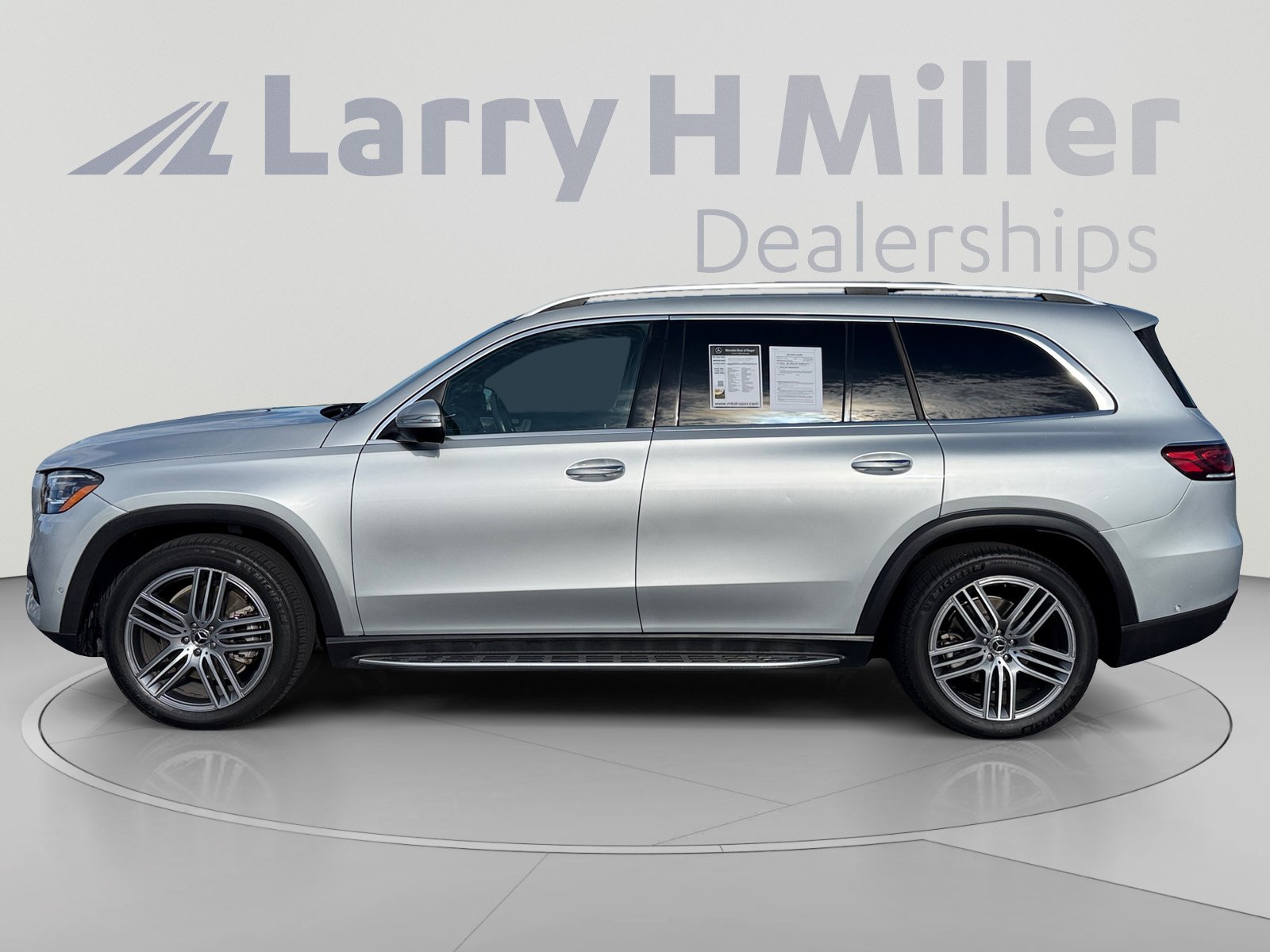 Used 2020 Mercedes-Benz GLS 450 4MATIC image 2
