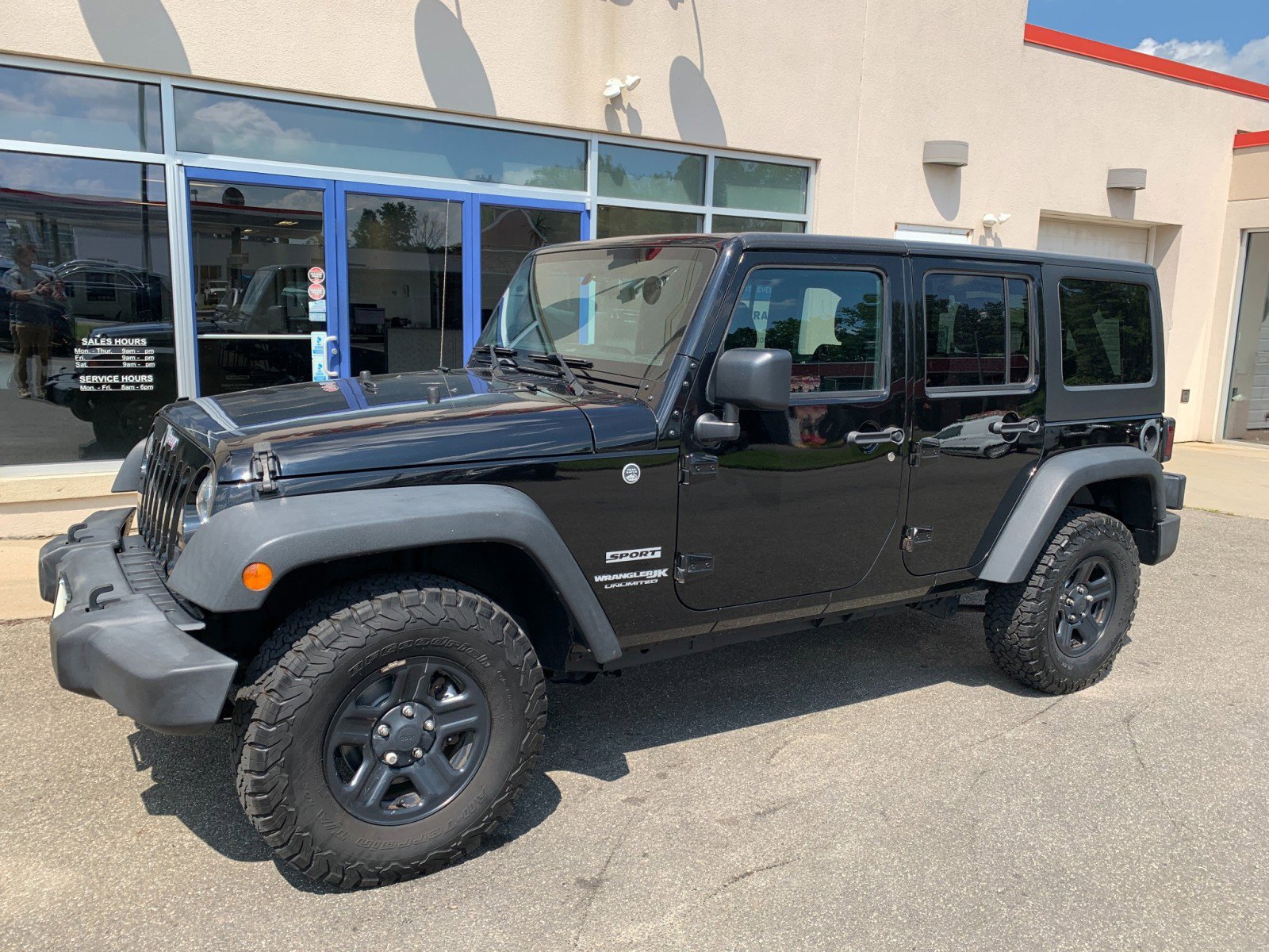 Used 2018 Jeep Wrangler Unlimited Sport w/ Connectivity Group