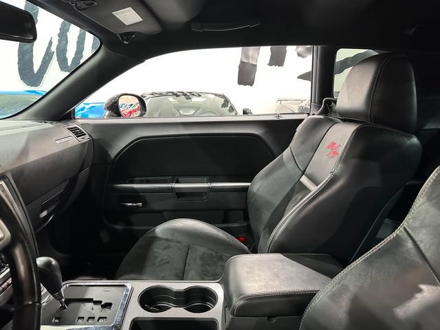 Used 2014 Dodge Challenger R/T RWD image 16
