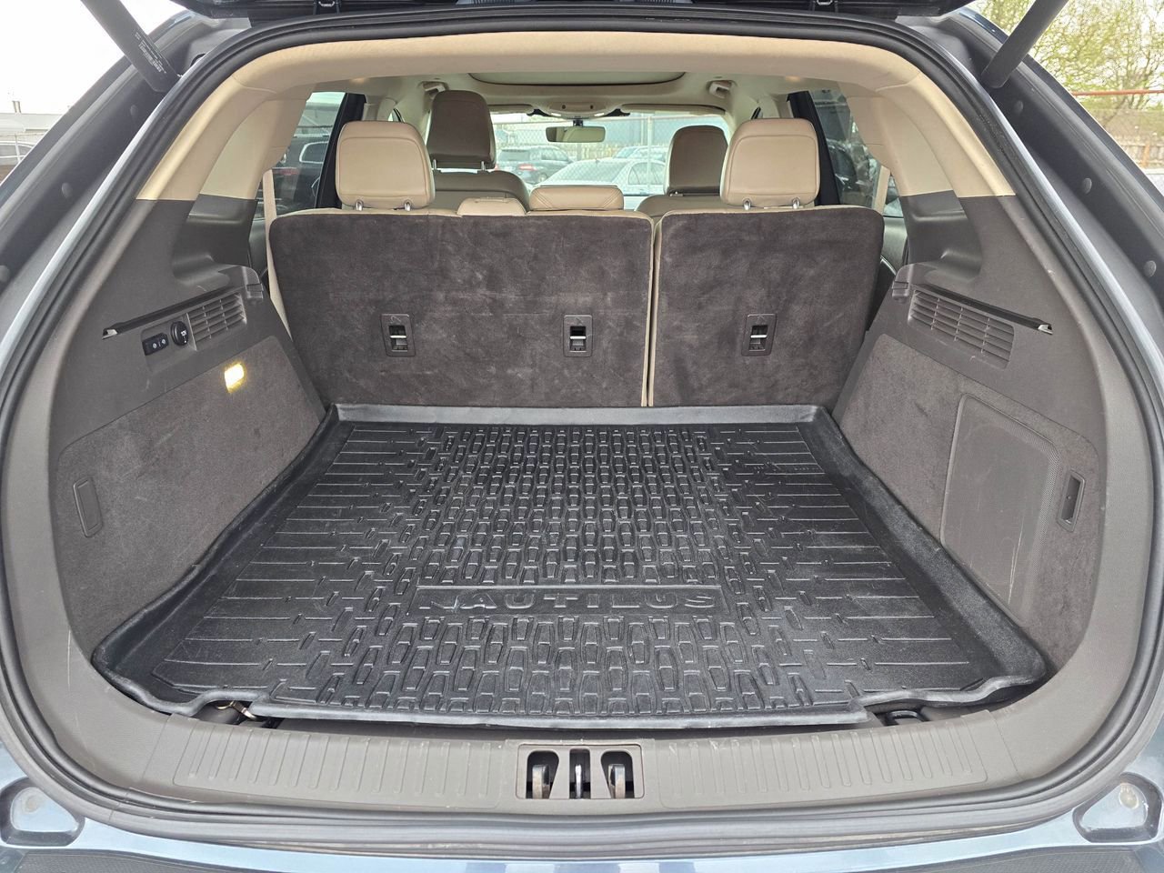 Used 2022 Lincoln Nautilus Reserve w/ Equipment Group 201A image 37