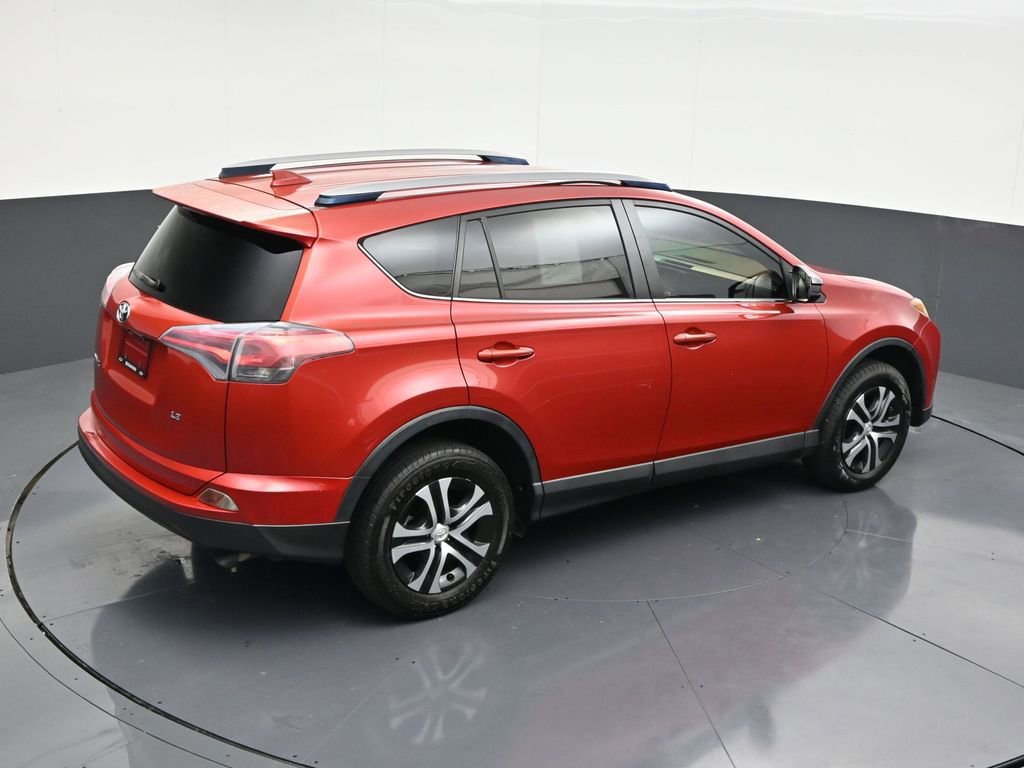 Used 2017 Toyota RAV4 LE image 22