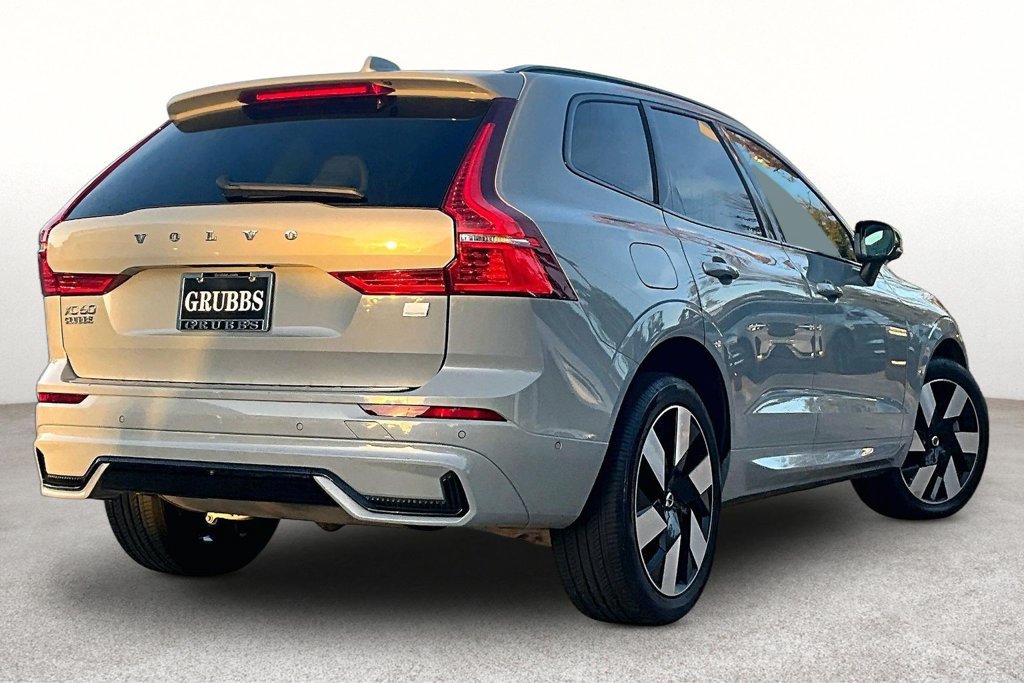 Used 2024 Volvo XC60 T8 Ultimate w/ Protection Package Premier AWD/4WD image 2