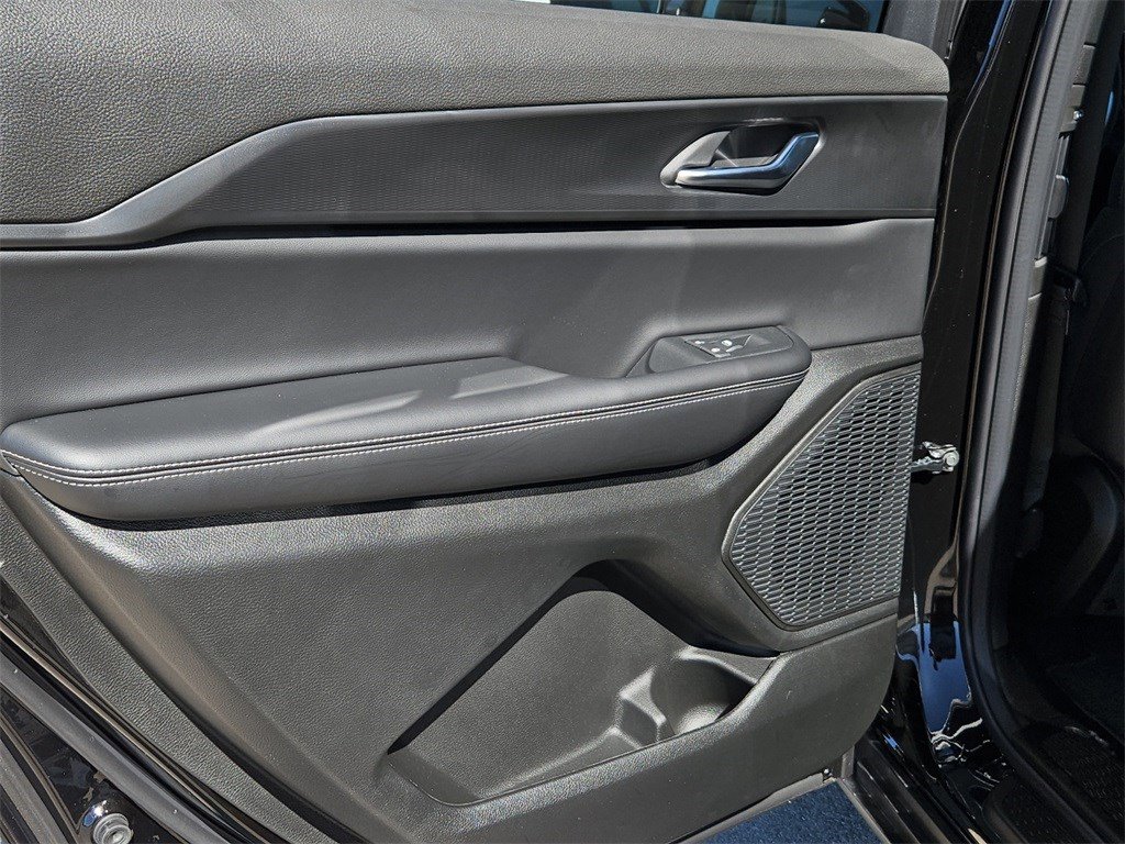 New 2025 Jeep Grand Cherokee L Laredo w/ Luxury Tech Group I image 15