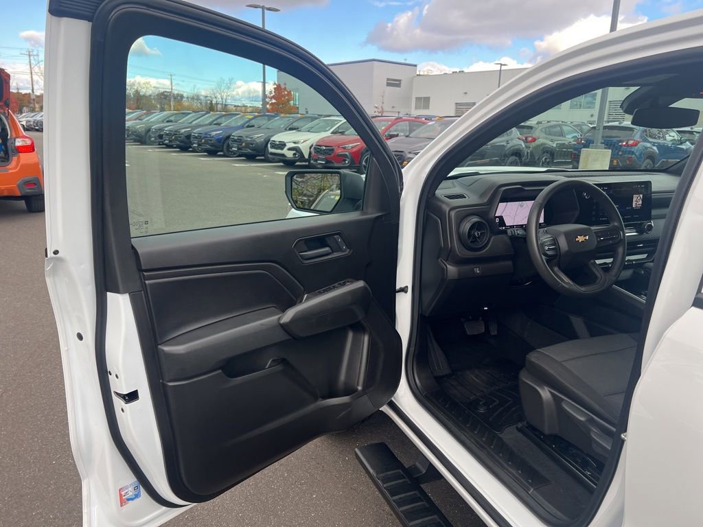 Used 2025 Chevrolet Colorado W/T image 25