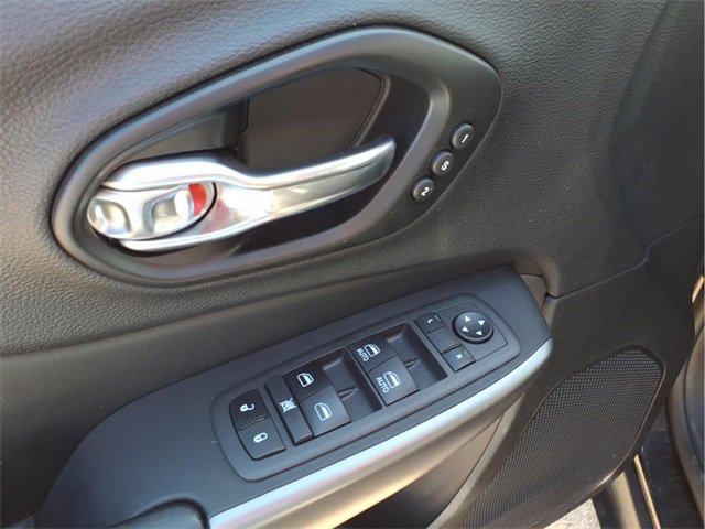 Used 2022 Jeep Cherokee Limited image 13