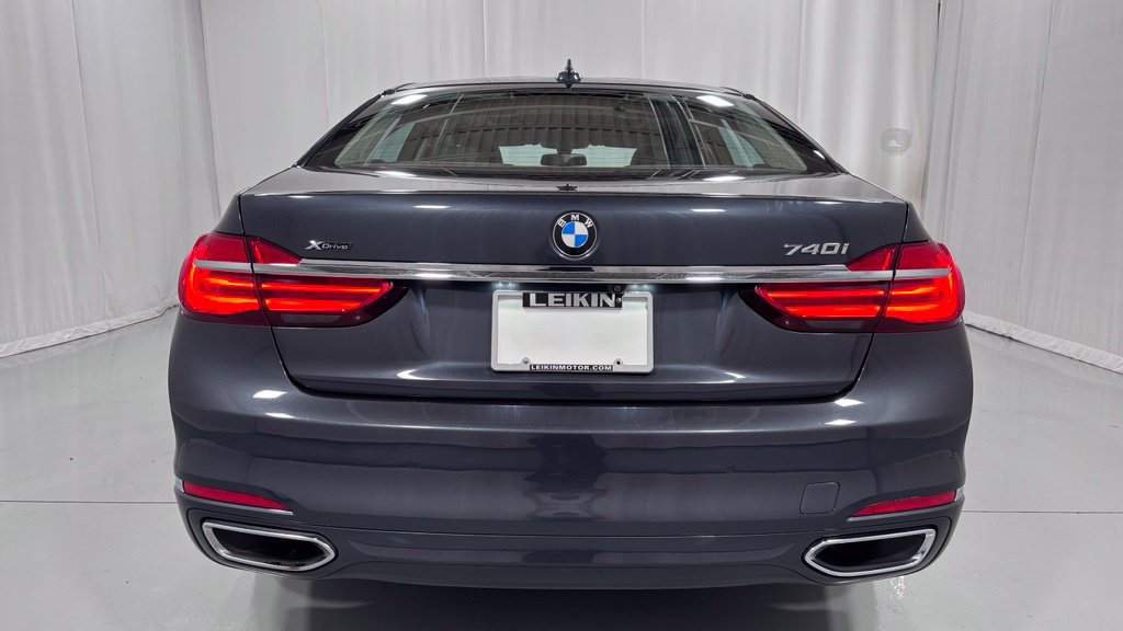 Used 2018 BMW 740i xDrive AWD/4WD image 7