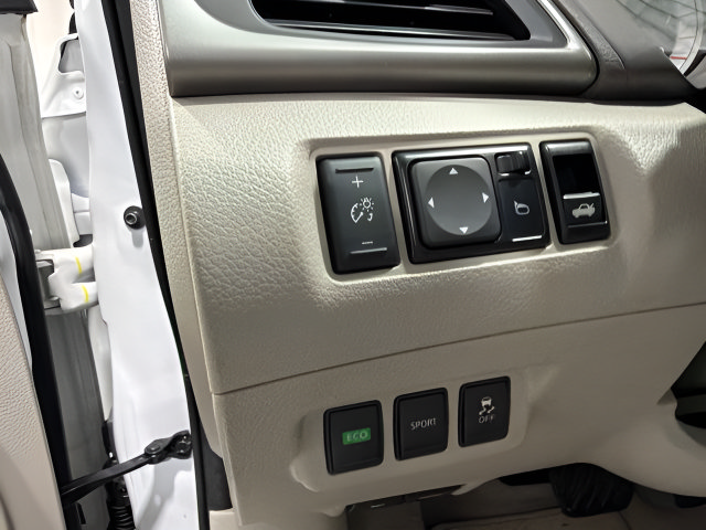 Used 2014 Nissan Sentra SL w/ Premium Package FWD image 15